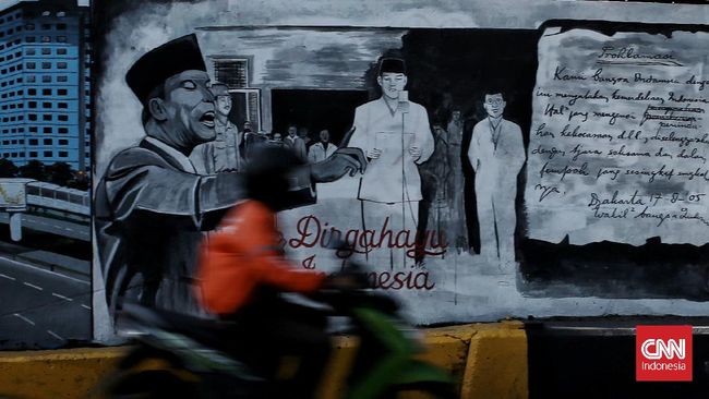 Seorang seniman mural Darbotz menilai tindakan aparat tersebut mencerminkan bahwa kebebasan berpendapat dan berekspresi di muka umum di Indonesia belum dijamin.