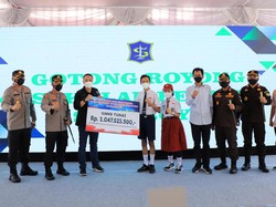 Pelajar Surabaya Sumbang Rp 1 M, Ketua DPRD: Kemanusiaan Telah Menyatukan