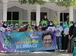 Amanah Gus Muhaimin, PKB Milenial Bagikan Sembako-Nasi Box di Klaten
