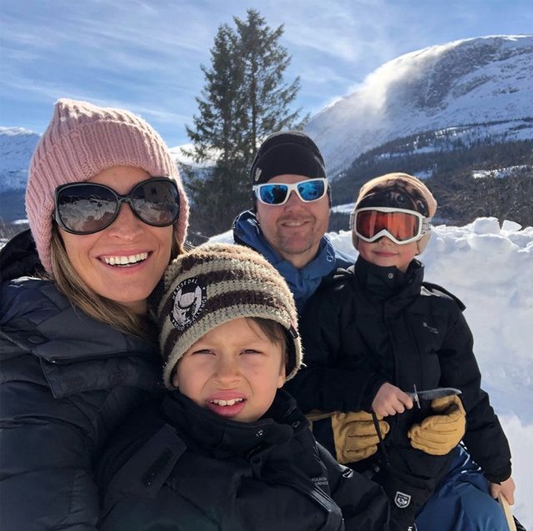 Potret Rebecca Loos Mantan Asisten Pribadi & Selingkuhan David Beckham David Beckham pernah diisukan selingkuh dengan asisten pribadinya yaitu Rebecca Loos. Yuk intip potretnya!