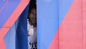 Di Mana Posisi Messi dalam Debut Brest vs PSG?