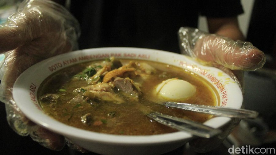 Soto Ayam Ambengan Pak Sadi di Bandung