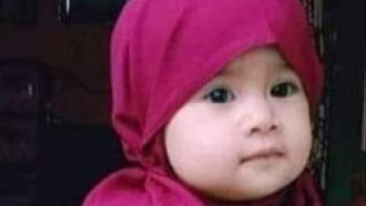 Anak perempuan berusia 2 tahun (batita) di Kampar, Riau, bernama Sakiya Islami hilang secara misterius. Keluarga membuat sayembara berhadiah Rp 20 juta bagi pihak yang menemukan (dok Istimewa)
