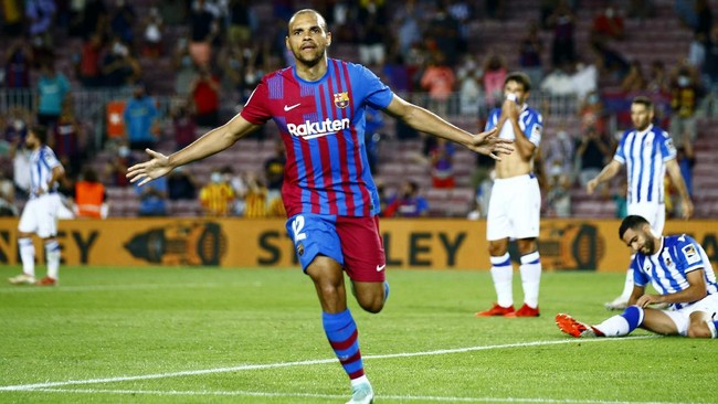 Barcelona bisa dibilang krisis lini depan musim ini. Skuad yang dulu mewah kini hanya bertumpu kepada Martin "Lord" Braithwaite.