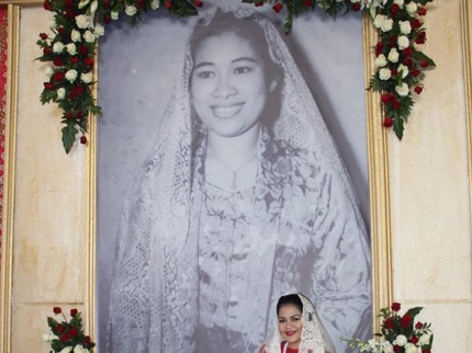Merasa Bersalah, Fatmawati Meminta Maaf dengan Bersimpuh ke Inggit Garnasih