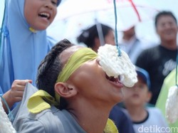 3 Filosofi Lomba Makan Kerupuk dalam Peringatan 17 Agustusan