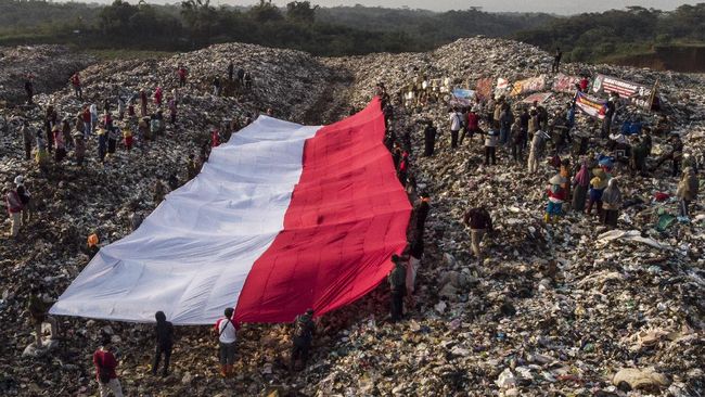 Foreign activists highlight Canada’s garbage disposal in Indonesia