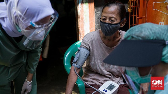 Jubir Vaksinasi Covid-19 Kemenkes Siti Nadia Tarmizi menyebut pemerintah bekerja sama dengan berbagai elemen masyarakat terus menggenjot vaksinasi lansia.