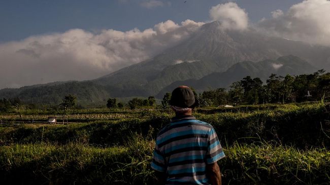 Volume kubah lava di tengah kawah puncak Gunung Merapi disebut sudah melampaui 3 juta meter kubik.