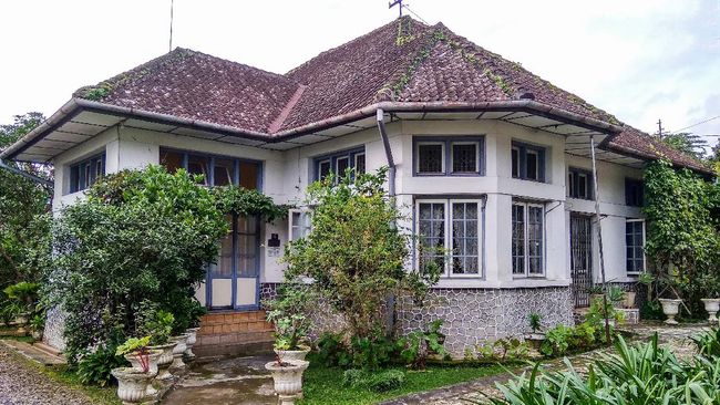 Rumah Kolonial Belanda - 2