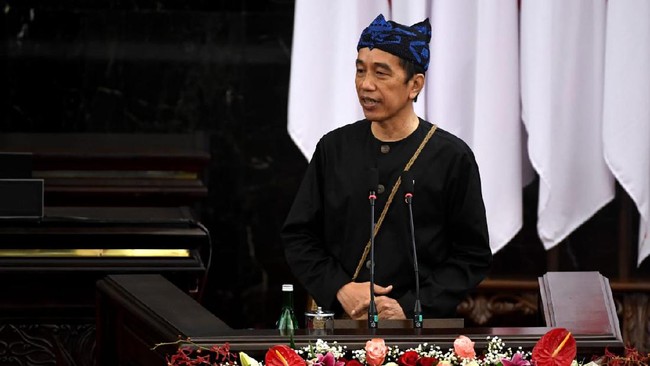 Presiden Joko Widodo menilai diperlukan kolaborasi berbagai pihak, termasuk sektor swasta, agar UMKM dapat menjadi bagian dari rantai pasok global.