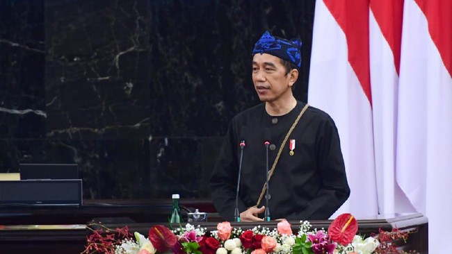 INDEF turut mencatat tak pernah sekalipun pertumbuhan ekonomi Indonesia mencapai target yang ditetapkan Jokowi.