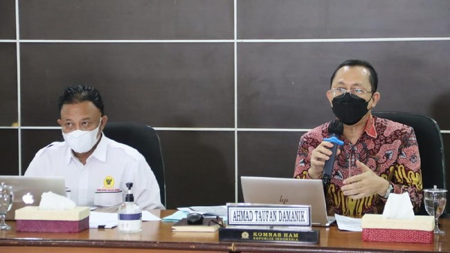 Komisioner Komnas HAM menilai besarnya peluang risiko pasal bermasalah dalam RKUHP jadi salah satu faktor penghambat penyelesaian kasus ham berat.