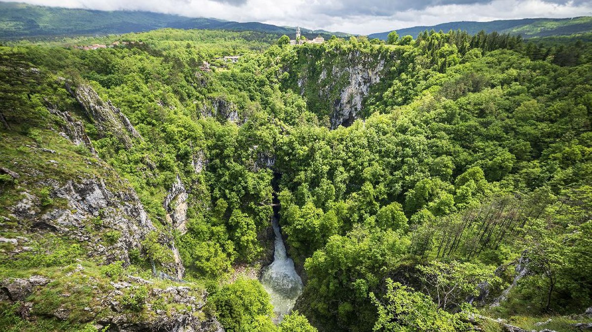 FOTO: Menelisik Labirin Bawah Tanah Slovenia