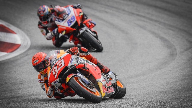 Jorge Martin mengaku bingung dengan alasan Marc Marquez setelah menjadi penyebab kedua pembalap mengalami kecelakaan dan gagal finis di MotoGP Inggris 2021.
