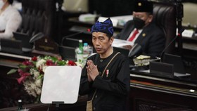 KSP Sebut Baju Adat Jokowi untuk Tepis Stigma Negatif Badui