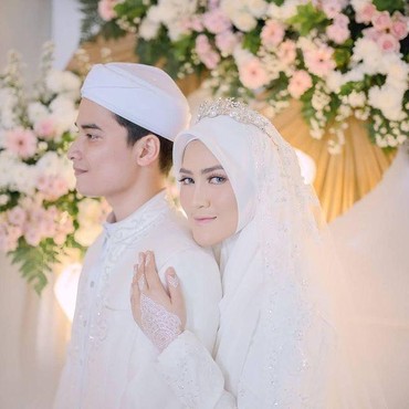 Alvin Faiz Selingkuh dengan Henny Rahman Sebelum Cerai dari Larissa Chou?