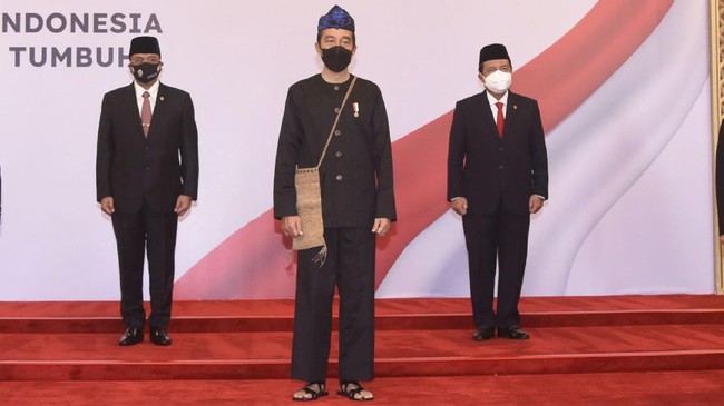 Presiden Jokowi mengatakan pandemi covid-19 yang berlangsung 1,5 tahun tidak boleh menjadi hambatan proses reformasi struktural perekonomian RI.