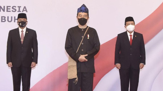 Jokowi mengatakan pandemi Covid-19 seperti api. Selain itu, pandemi Covid-19 juga seperti kawah candradimuka yang menguji sekaligus mengasah.