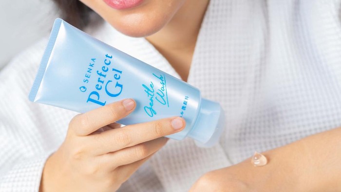 Produk Baru dari Senka Perfect Gel Gentle Wash, Aromanya Segar dan Bikin Mood!