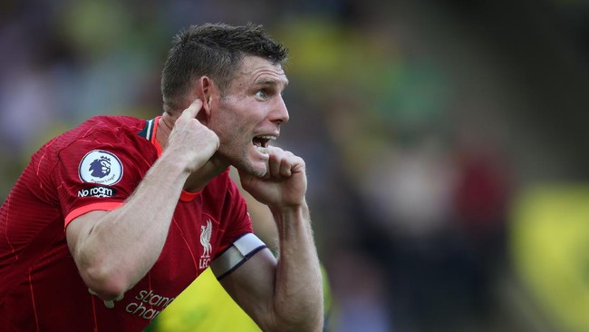 Video singkat James Milner yang menunjukkan ketahanan fisik 'gila' melebihi semua pemain Liverpool mendadak viral di dunia maya.