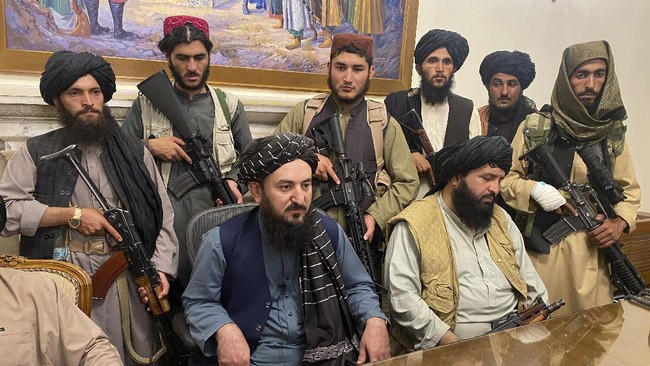 Taliban mengatakan tugas utama perempuan adalah melahirkan dan membesarkan anak.