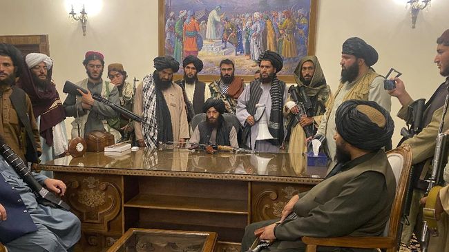Taliban Mulai Bicara Struktur Pemerintahan Baru Afghanistan Taliban menyatakan pemerintahan baru di Afghanistan juga akan melibatkan dari unsur kelompok lain.
