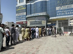Taliban Kuasai Kabul, Warga Kalangkabut Tarik Duit di ATM!