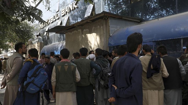 Mayoritas aset bank sentral Afghanistan disebut tidak berada di Afghanistan yang tengah dikuasai oleh Taliban.