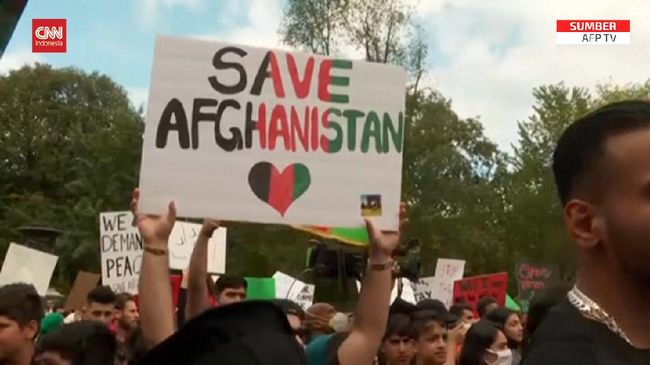 VIDEO: Ratusan Orang Demo Bela Afghanistan di Gedung Putih