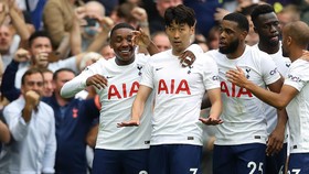 FOTO: Tidak Ada Kane, Son Heung Min pun Jadi