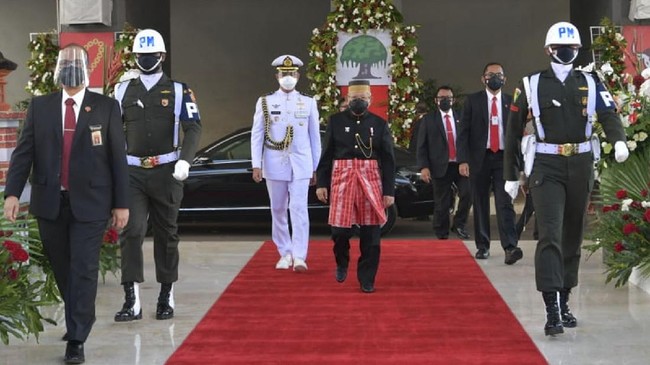 Ma'ruf Amin menegaskan, mandat yang diberikan masyarakat Indonesia kepada Presiden Joko Widodo dan dirinya hanya sampai pada tahun 2024.