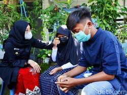 Tangis 2 Anak Yatim Piatu di Depan Bupati Ipuk, Kenang Ibu Wafat Karena COVID-19