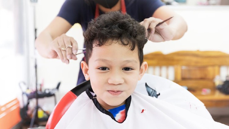 5 Rekomendasi Model Rambut Anak Laki-laki, Semuanya Keren Bun!