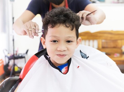 5 Rekomendasi Model Rambut Anak Laki-laki, Semuanya Keren Bun!