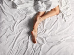 Manfaat Tidur Telanjang Bagi Kesehatan, Bantu Kesuburan Sampai Redakan Stres