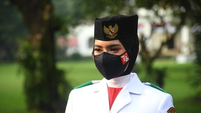 Mengenal Ardelia Mutia Zahwa, Perempuan Pembawa Baki dari Medan di Upacara HUT ke-76 RI