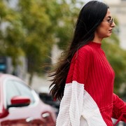 Ide Tampil Stylish Dalam Tema Warna Merah dan Putih yang Bisa Coba untuk Sehari-hari