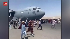 VIDEO: Warga Afganistan Berebutan Kabur Tinggalkan Kabul