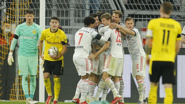 Bayern Munchen berhasil meraih gelar Piala Super Jerman usai mengalahkan atas Borussia Dortmund 3-1 di Signal Iduna Park, Rabu (18/8) dini hari WIB.