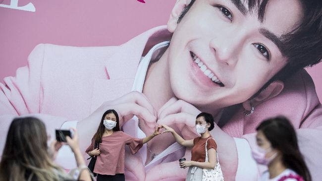 Sejumlah hal makin dilarang oleh China, mulai dari bayaran artis yang tinggi hingga tampilan seleb pria dengan rias tebal dan "kemayu".