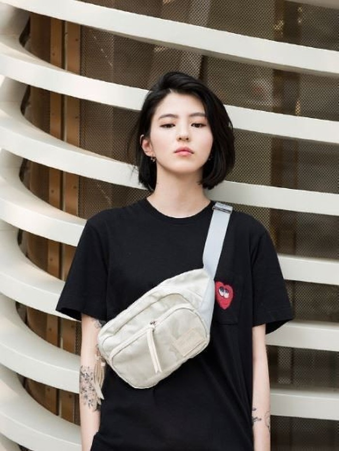 Di dunia nyata, Han So Hee memiliki karakter yang berani dan apa adanya. Bahkan saat foto-foto lamanya menjadi kontroversi di tahun lalu, Han So Hee memberikan statement yang cukup santai dan mengakui kebenaran foto-foto tersebut./Foto: pinterest.com