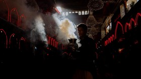 FOTO: Riuh Warga Syiah Sambut Asyura di Irak