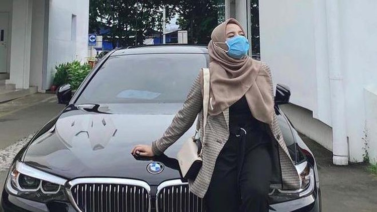 Gaya Busana Muslim Wirda Mansur Gaya Busana Muslim Wirda Mansur