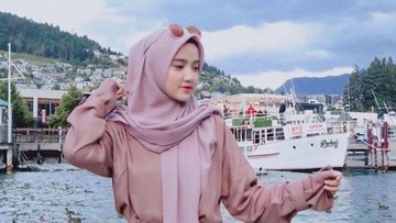 PENGHASILAN WIRDA MASUR DARI BISNIS