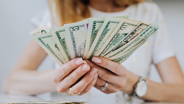 Belajar dari Pengalaman Miliarder di Tuban, Ini 4 Tips Mengatur Keuangan Apabila Kamu Kaya Raya Mendadak! Belajar dari Pengalaman Miliarder di Tuban, Ini 4 Tips Mengatur Keuangan Apabila Kamu Kaya Raya Mendadak!
