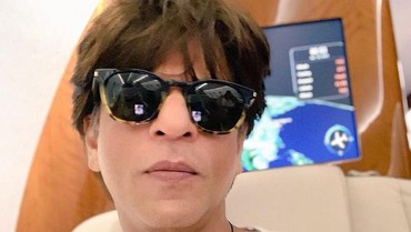 img-title Shah Rukh Khan Positif COVID-19?