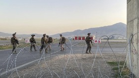 Taliban Segera Ambil Alih Bandara Kabul, Harap Bantuan Qatar