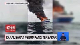 VIDEO: Kapal Sarat Penumpang Terbakar