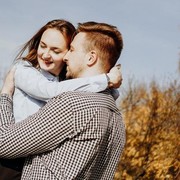 Beda Bahasa Cinta dengan Pasangan? 5 Kiat Ini Perlu Kamu Coba Agar Hubungan Kamu dan Pasangan Langgeng!